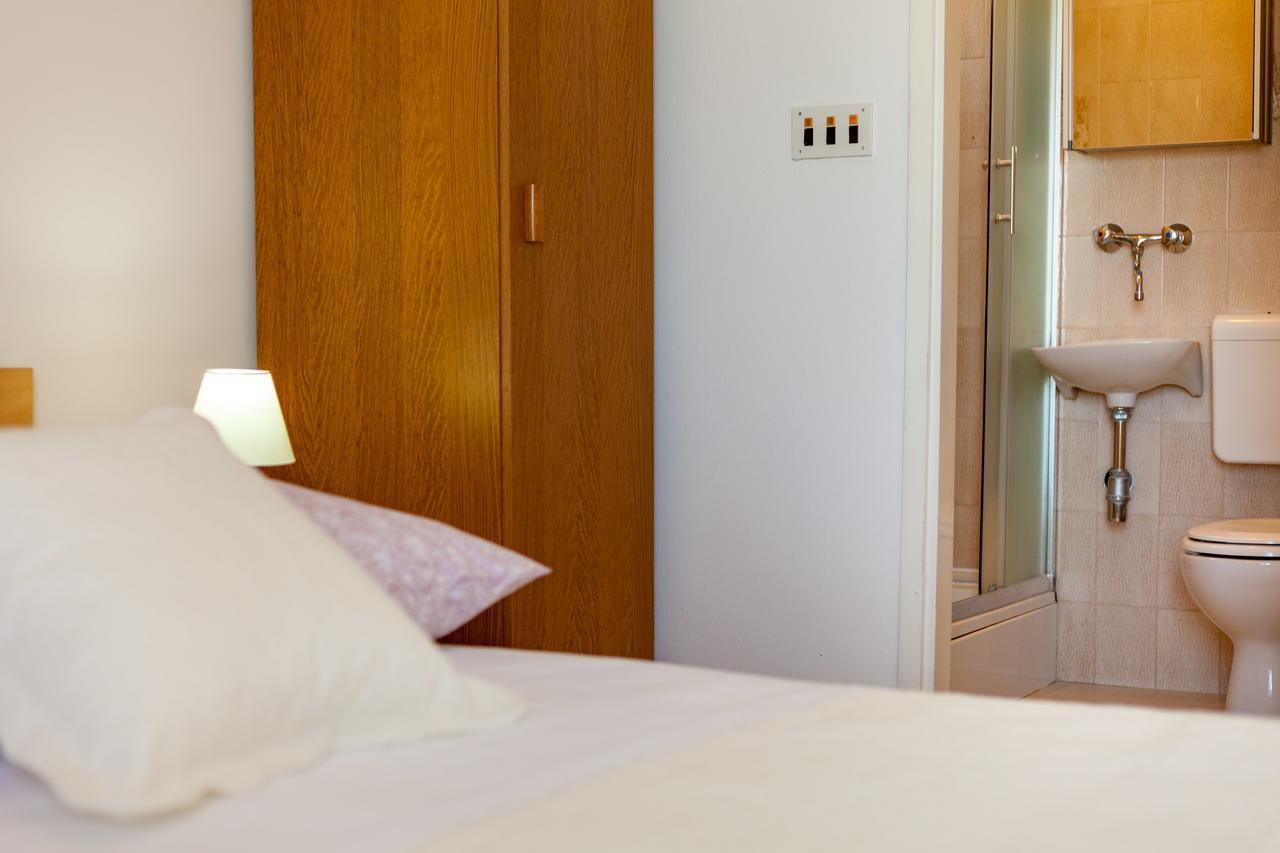 Rooms Marinac ポドストラナ エクステリア 写真